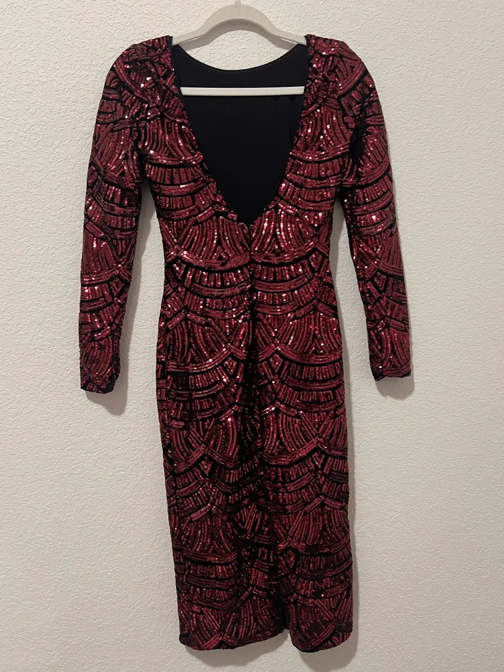 Dress the Population Emery Sequin Long Sleeve Cocktail Dress Burgundy Size L - Picture 4 of 10